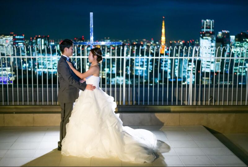 東京の煌めく夜景に包まれて