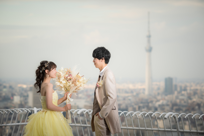 スカイツリーを背景に