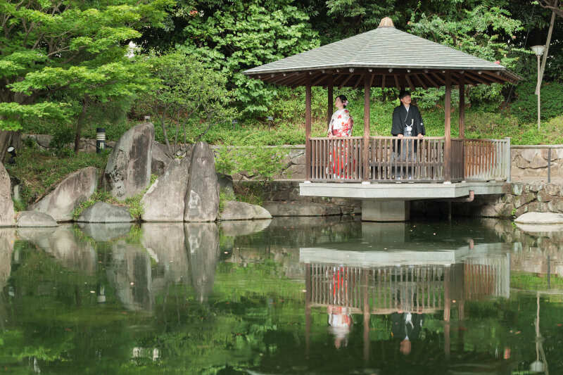 緑と和装が紡ぐ情景