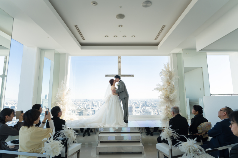 祝福に包まれる空間