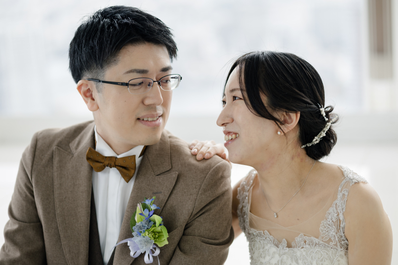 静かに重なる視線