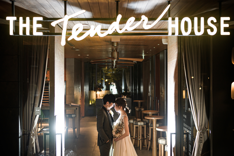 静謐な入口の構図