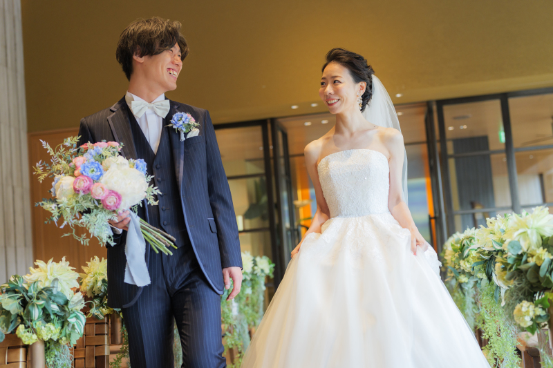 ヴァージンロードを歩むふたり