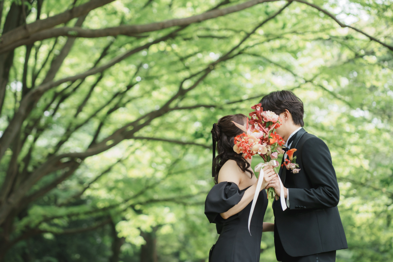 洋装×ロケーション、館内ロケーション