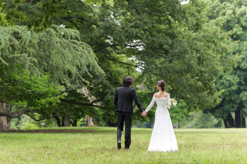 静かな公園で交わす、ふたりのささやき