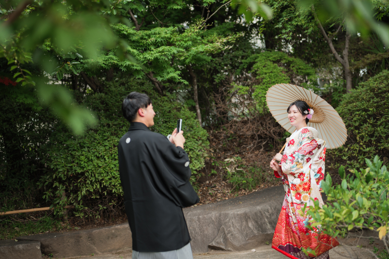 緑の中で交わす笑顔