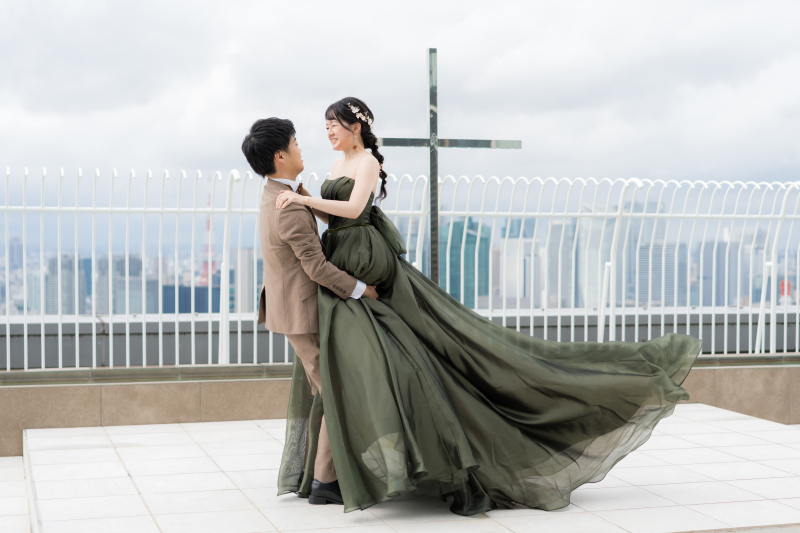 テラスで交わす視線