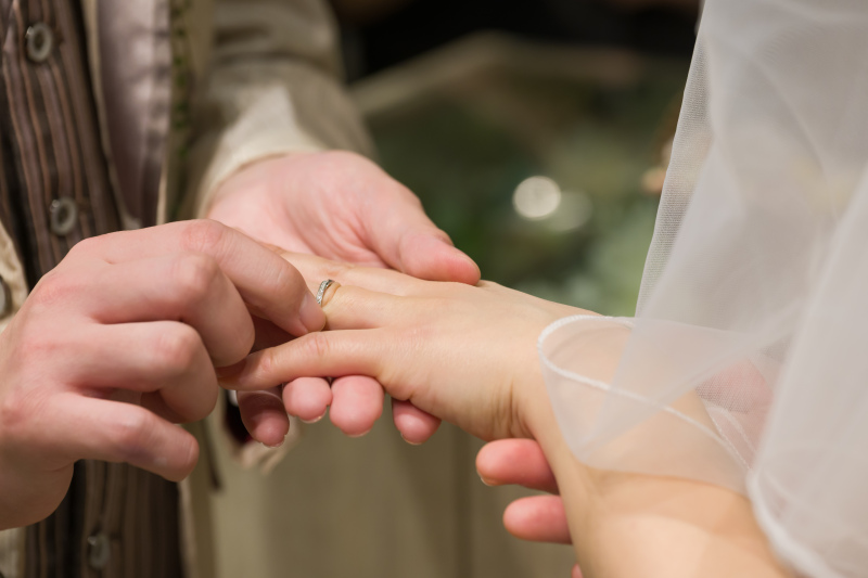 永遠に輝く誓いの結婚指輪