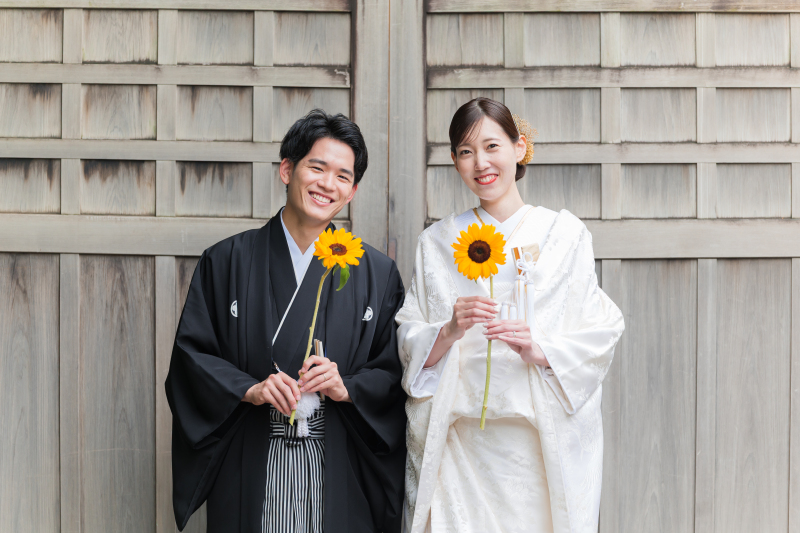 四季折々の背景にも映える、純白の白無垢