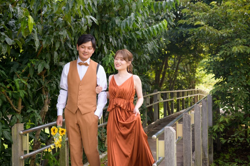 【カラードレス×ロケーションフォト】洋装1着ずつ,ヘアメイク,データ100枚,移動費,撮影申請費込