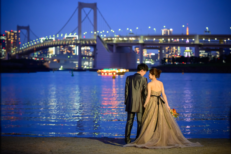 【選べる｜カラードレス&times;ロケーションフォト】上質ドレス&times;タキシード、ヘアメイク、ロケーション移動・申請費、データ100枚付