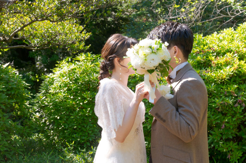 【選べる｜ウェディングドレス&times;ロケーションフォト】上質ドレス&times;タキシード、ヘアメイク、ロケーション移動・申請費、データ100枚付