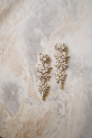 ビジュークリスタルイヤリング