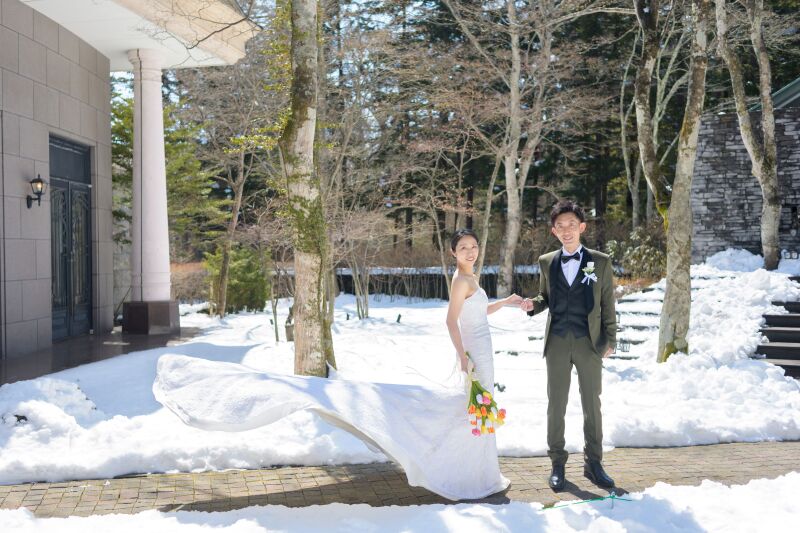 雪化粧をした中庭で