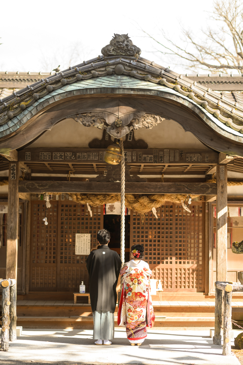 二人のみらいを願う背中