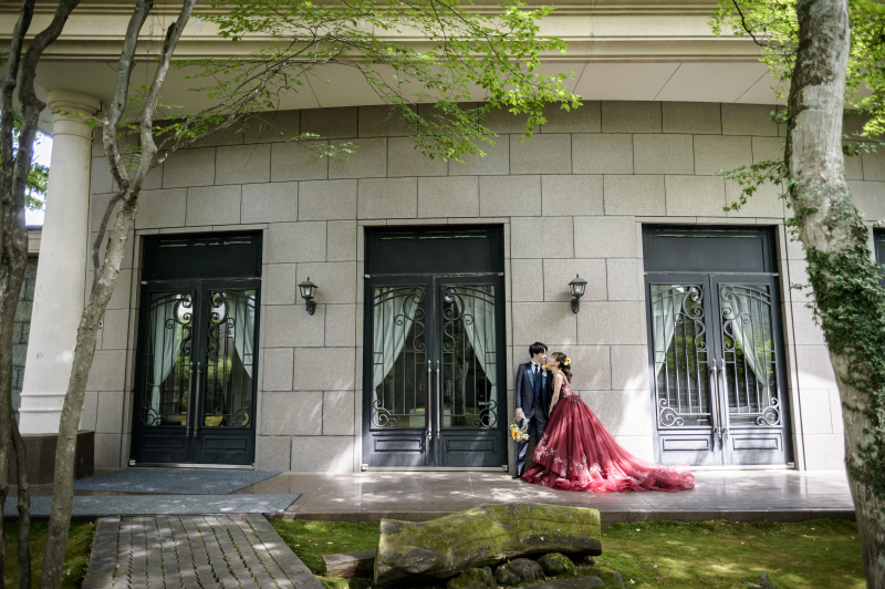 ホテルの中庭で