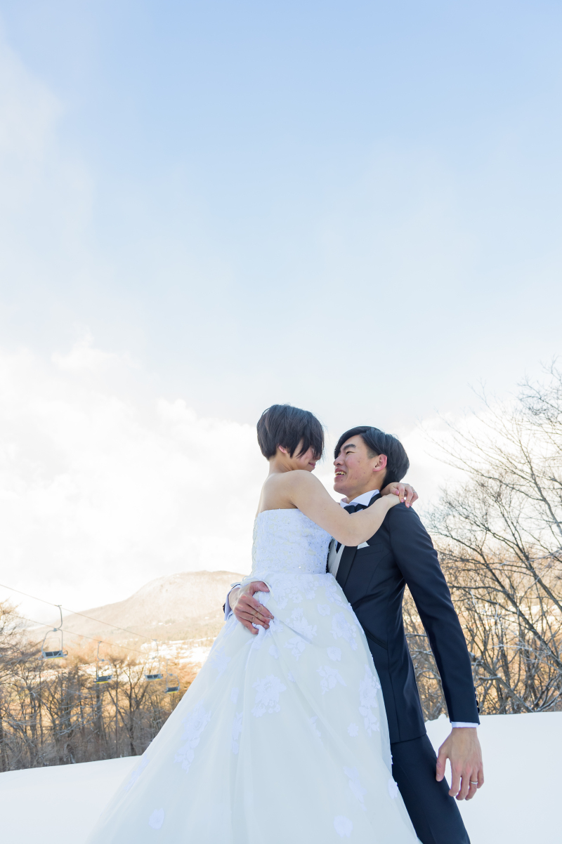 タキシード＆ウェディングドレス姿も