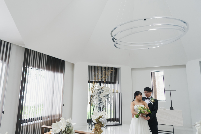 チャペルで撮影。