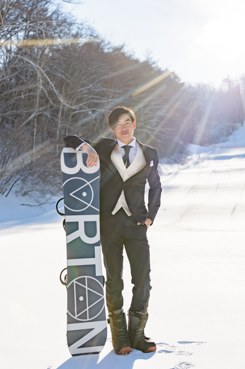 大切なスノーボードとのソロショットも