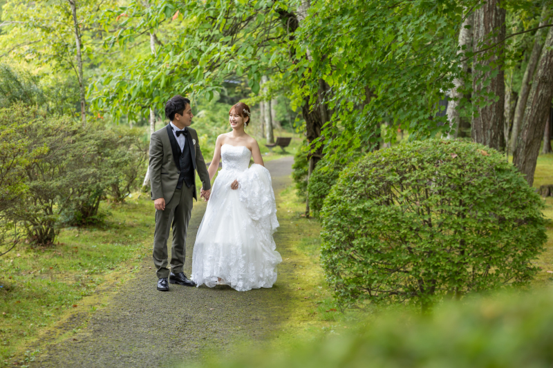 緑の中を散歩しながら