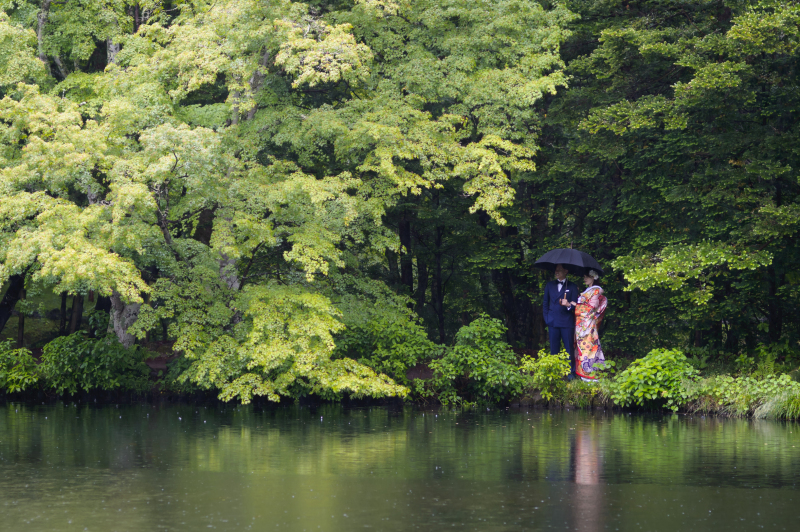 反射して映るお二人