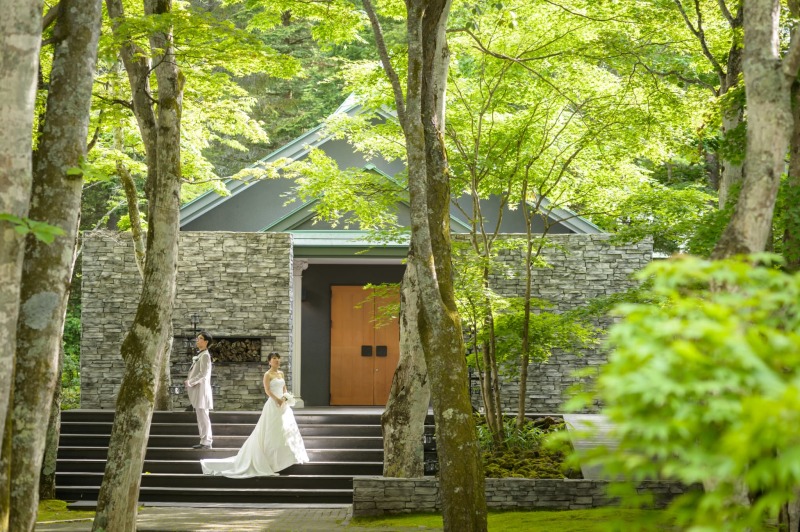 新緑の中庭にて