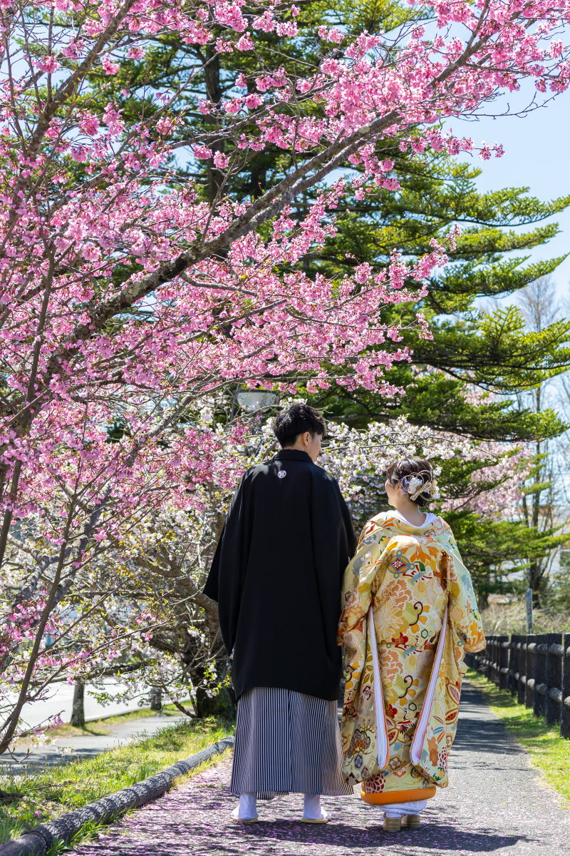 後ろ姿を映して