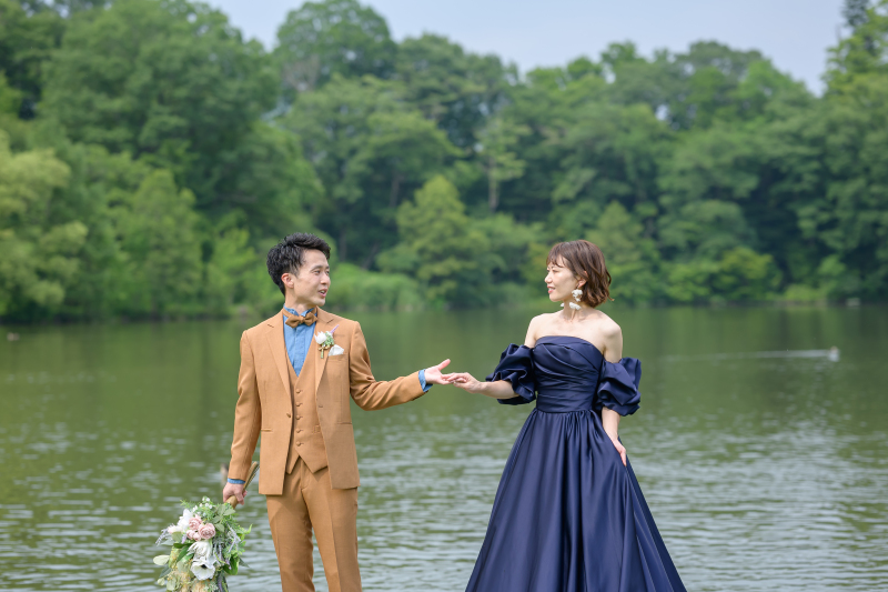 青空の下で手を取って