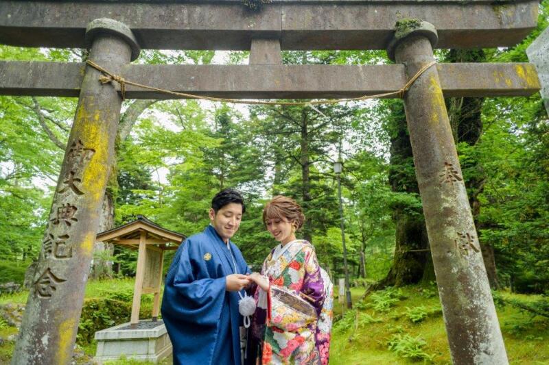 ご結婚式とは異なった衣装を身にまとって