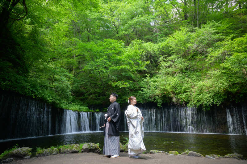 【和装ロケーションフォト】白無垢or色打掛×紋付袴、ヘアメイク、写真データ100枚 ※全色味補正済み