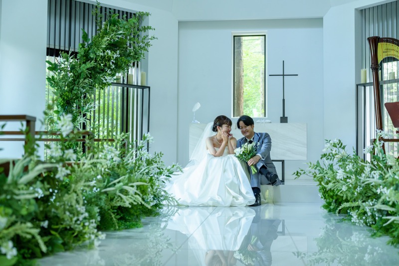 2025年内撮影|新婦衣装グレードアップ差額半額【チャペル× ロケーション】選べるドレス×タキシード、ヘアメイク、データ150枚