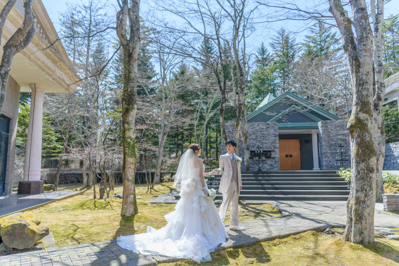 2025年内撮影｜新婦衣装グレードアップ差額半額【チャペル&中庭】選べる上質ドレス×タキシード、ヘアメイク、写真データ100枚