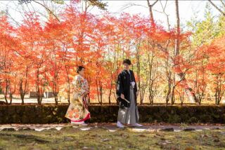 天候保証有【紅葉フォトプラン】白無垢or色打掛×紋付袴、ヘアメイク、写真データ100カット※全色味補正済み