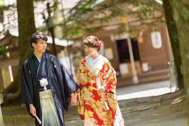 【和洋装ロケーションフォト】新郎新婦衣装2着ずつレンタル、ヘアメイク、写真データ150枚 ※全色味補正済み