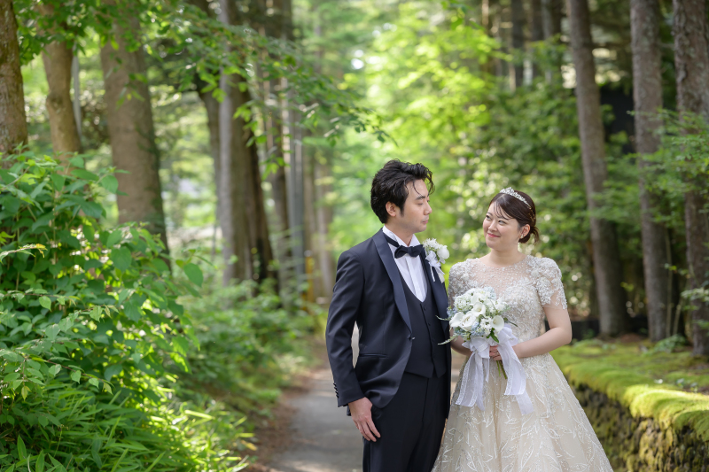 ※お申込みの方へ衣装特典プレゼント※【チャペル&times;館内】選べる上質ドレス&times;タキシード、ヘアメイク、データ100枚