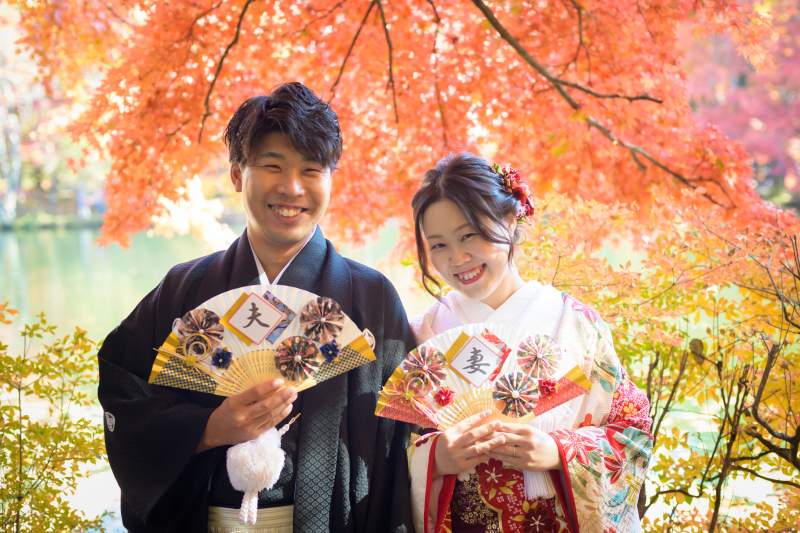 ※残り僅か※【紅葉満開フォトプラン】白無垢or色打掛×紋付袴、ヘアメイク、写真データ100枚 ※天候保証付