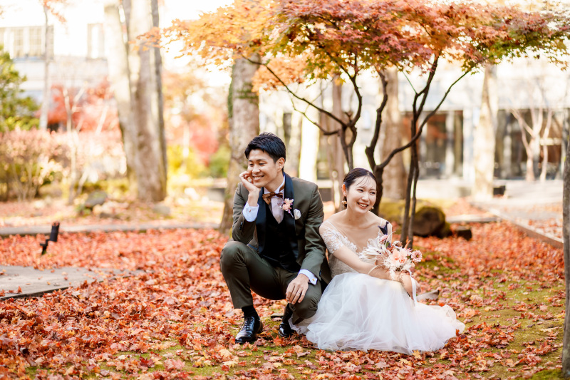 ※残り僅か※【紅葉満開フォトプラン】選べる上質ドレス×タキシード、ヘアメイク、写真データ100枚 ※天候保証付