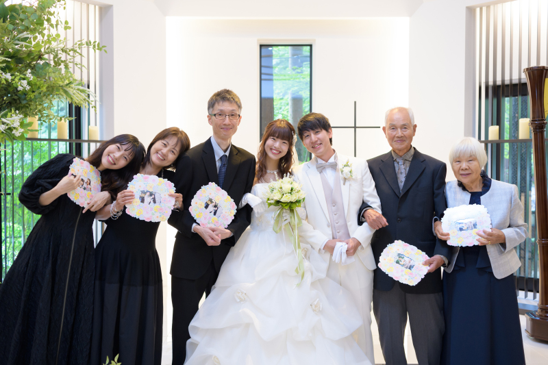 【たいせつな家族も一緒に!】ファミリーフォトプラン|事前衣装試着、ヘアメイク、写真データ100枚 ※全色味補正済