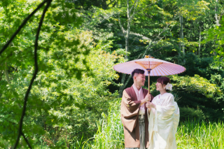 ウェディングドレスorカラードレス×タキシード、白無垢or色打掛×紋付袴、選べる衣装プラン