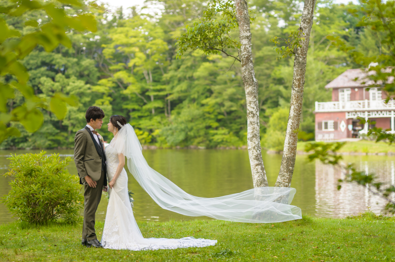【和洋装ロケーションフォト】新郎新婦衣装2着ずつレンタル、ヘアメイク、写真データ150枚　※全色味補正済み