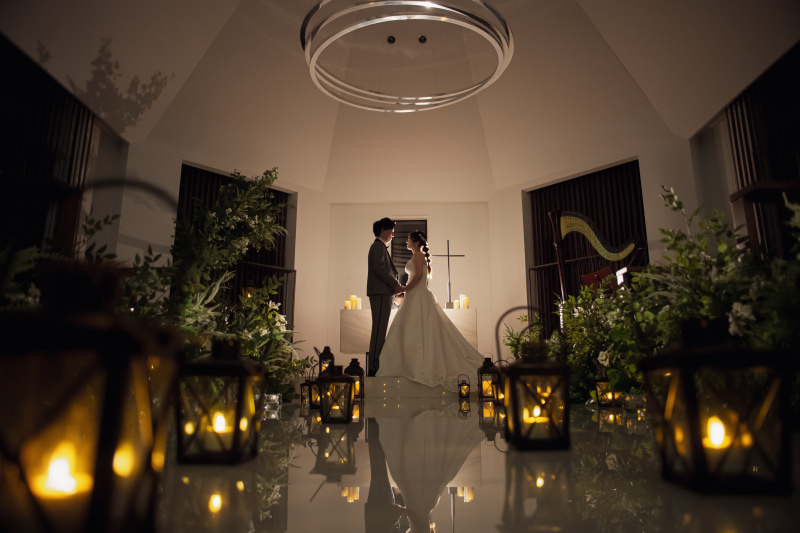 冬季限定【澄んだ空気に煌めくキャンドルライト&ランタン】チャペル・中庭撮影プラン｜洋装1着・ヘアメイク・レタッチ済データ100枚