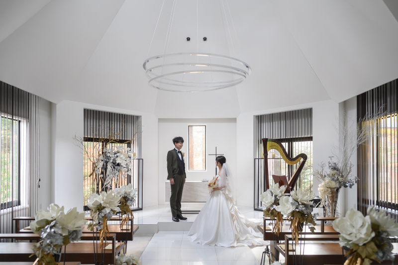 直近割|11月末迄撮影限定「新婦衣装追加料金なし」【洋装ロケーション】選べる上質ドレス×タキシード、ヘアメイク、データ100枚