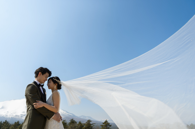 直近割|11月末迄撮影限定「新婦衣装追加料金なし」【洋装ロケーション】選べる上質ドレス×タキシード、ヘアメイク、データ100枚