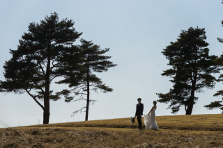 直近割|11月末迄撮影限定「新婦衣装追加料金なし」【洋装ロケーション】選べる上質ドレス×タキシード、ヘアメイク、データ100枚