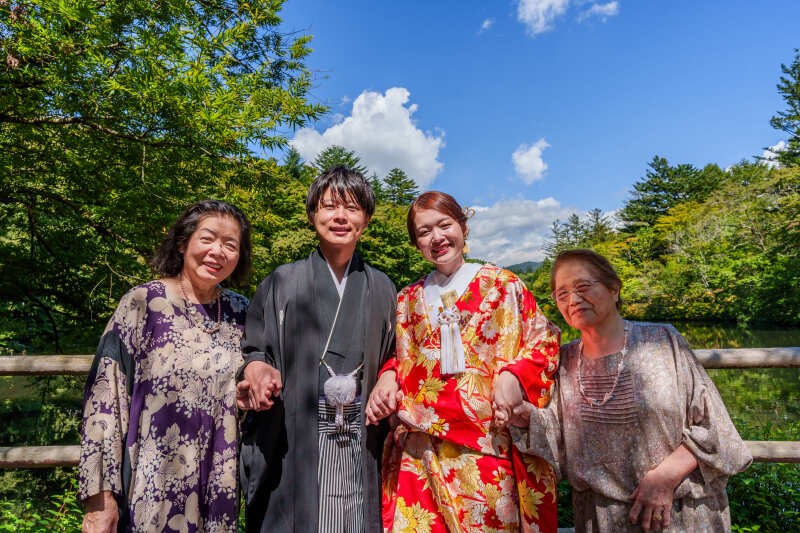 【和洋装ロケーションフォト】新郎新婦衣装2着ずつレンタル、ヘアメイク、写真データ150枚　※全色味補正済み