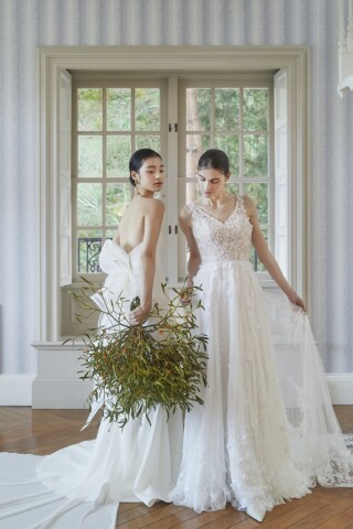 エレノア（右）