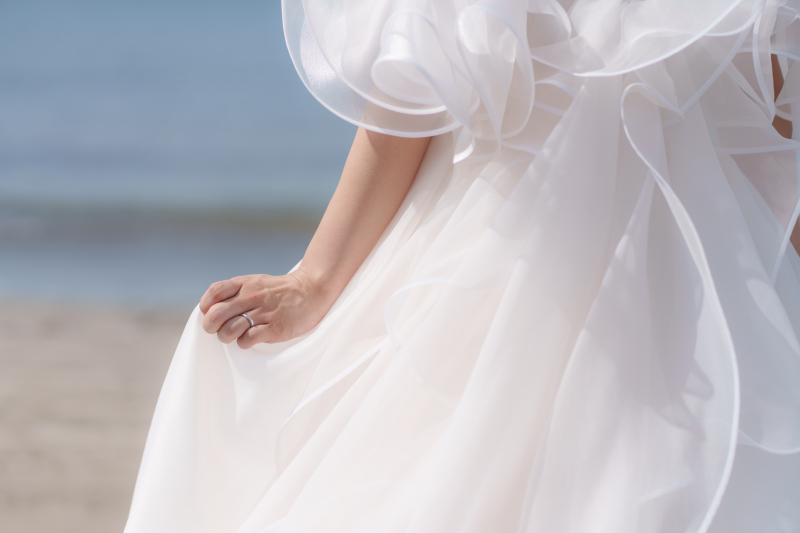 海辺に咲く、純白の花嫁