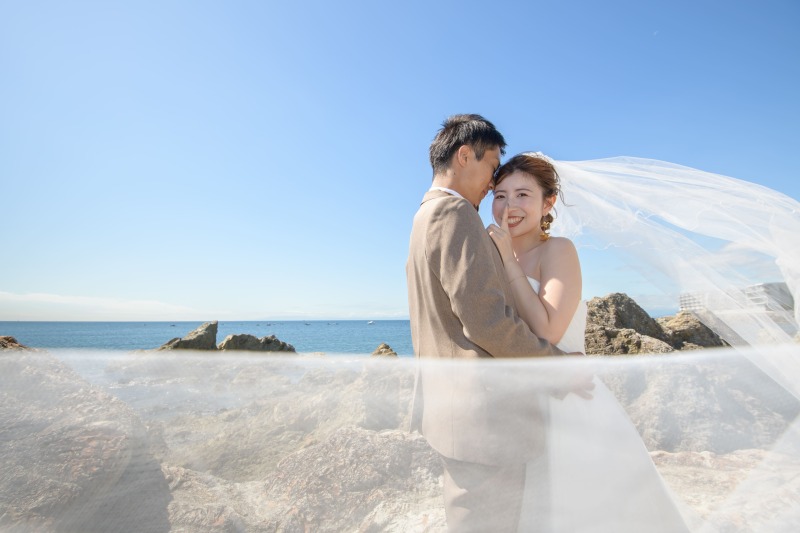 ベールをなびかせて