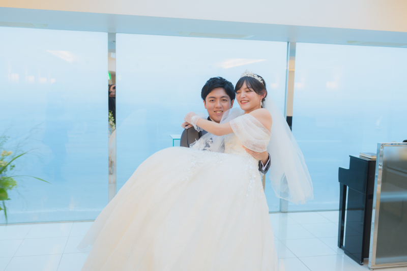 軽やかな抱き上げ