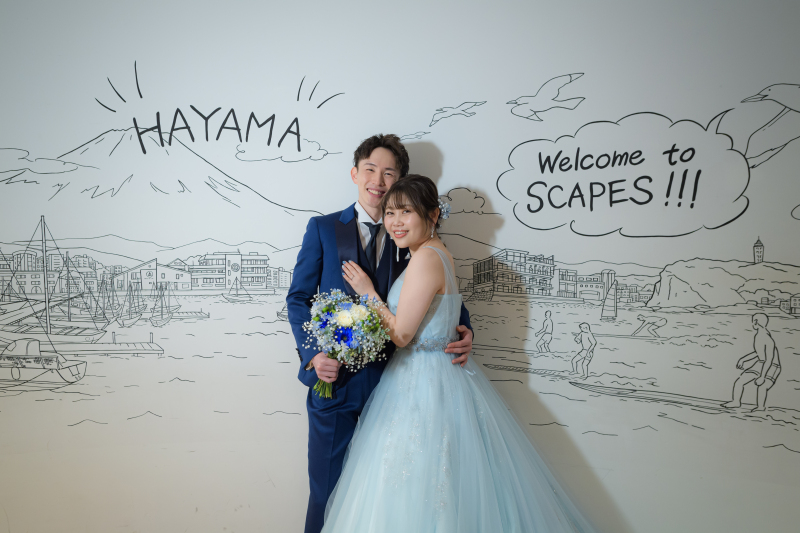 アートウォール前で。